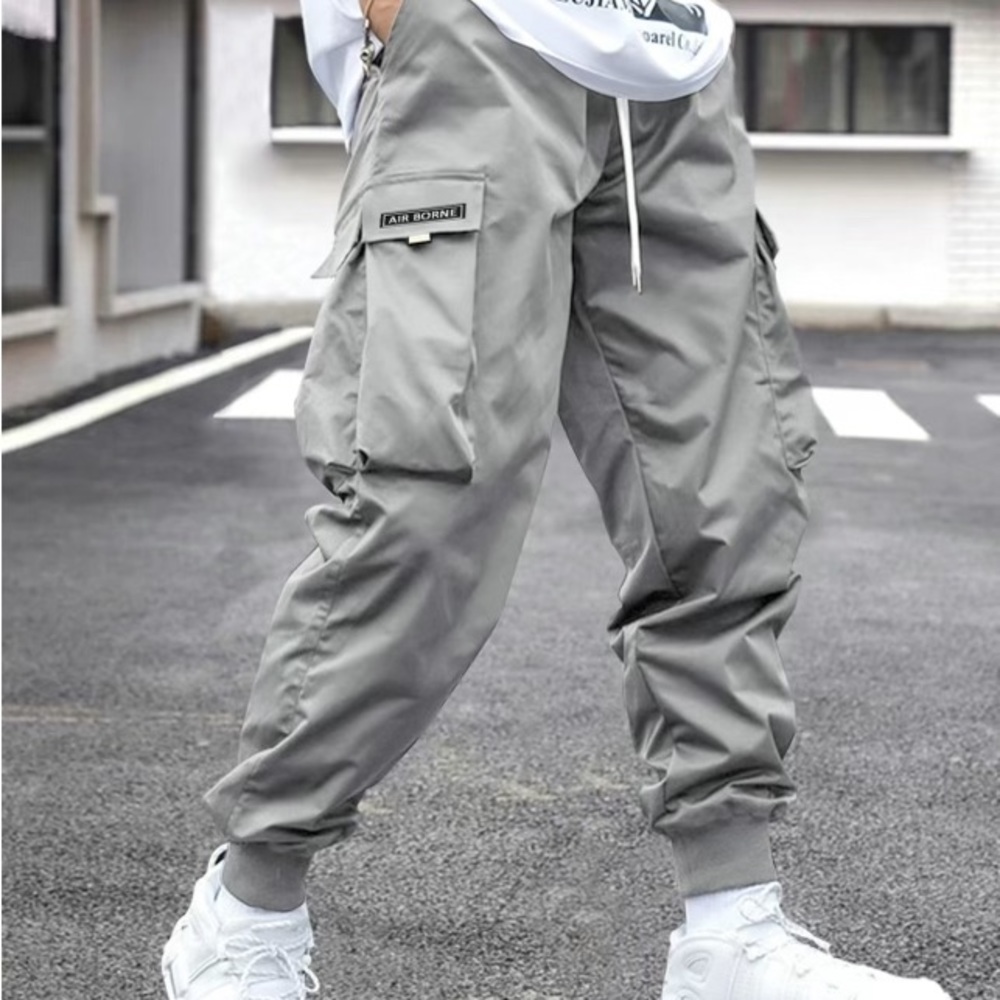 Size L men’s cargos
